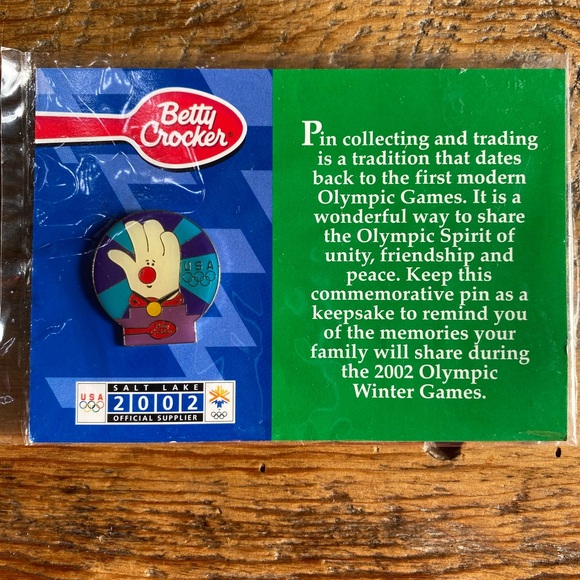 Pin Collection - Picture 2 of 13